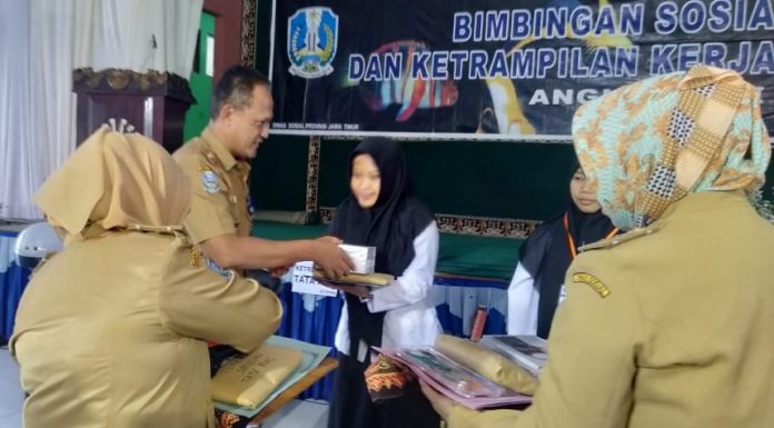 Bimbingan Sosial,Mental, Fisik dan Ketrampilan Ditutup Langsung dari Dinas Sosial Provinsi
