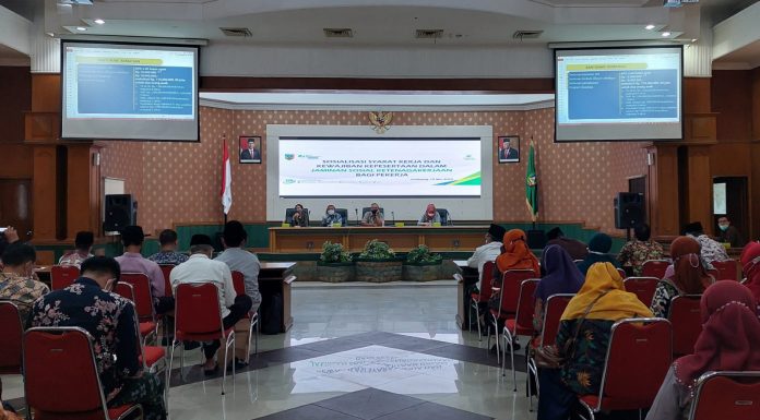 BPJS Ketenagakerjaan Jombang Beri Sosialisasi Pekerja Yayasan Pendidikan