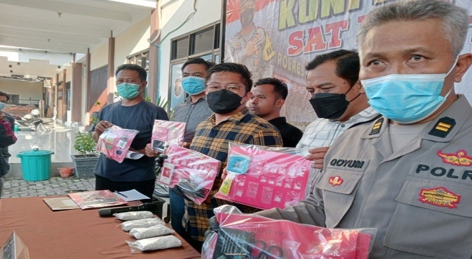 Screenshot_20220712-210344_UC Browser