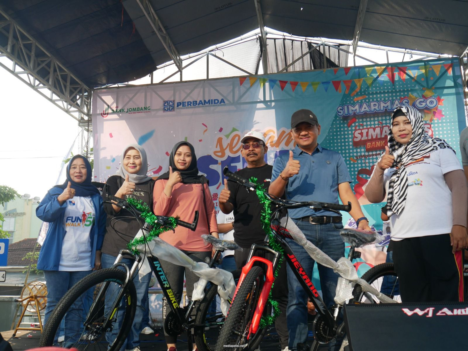 50d8a4be215749c3843acd212e922477