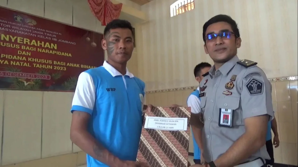 6401a002ee5ef8c21facbc2875a8b4174d6e73f89d9e7ec59c1fdfc41db9e10a.0