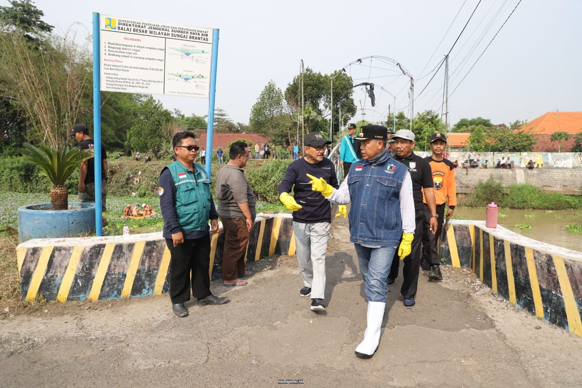 93584282b5b70c6cd1ead9f43ee500cd146d9044cf2e7a0c78b05399336a782f.0