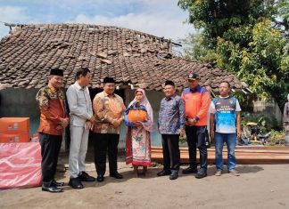 Bupati Jombang Salurkan Bantuan Kepada Warga Terdampak Bencana