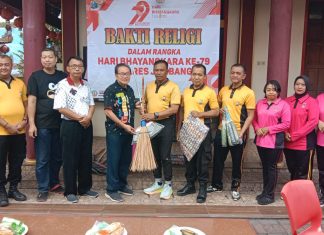Jelang HUT ke 79 Bhayangkara, Polsek Jombang Kota Bakti Religi di Klenteng