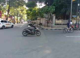 Jaga Ketertiban Umum, Satpol PP Jombang Lakukan Penertiban PKL