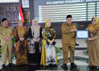 Pemkab Jombang Beri Penghargaan Kepada OPD dan Kecamatan Dalam Penyelenggaraan Kearsipan 2025