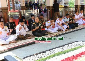 Jelang HUT TNI ke 80, Pangdam V Brawijaya Ziarah ke Tebuireng