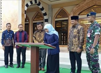 Gubernur Khofifah Resmikan Masjid Baitus Sholihin SMAN 3 Taruna Angkasa Madiun