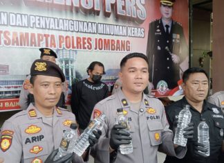 Polisi Berhasil Ringkus Pengedar Miras Ilegal di Jombang
