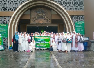 Kelompok Pengajian Husnul Khatimah Desa Pulo Lor Ikuti Interkoneksi Wisata Religi