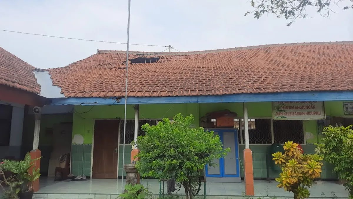 955466749