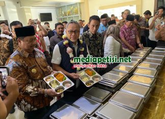 Menko Pangan Kunjungi SMAN 2 Jombang, Tegaskan Pentingnya Kebijakan Pangan dan MBG