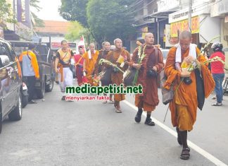 Kuatnya Toleransi di Jombang, Warga Sambut Biksu Antar Negara