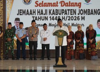 Bupati Warsubi Sambut Kepulangan Jemaah Haji Kabupaten Jombang