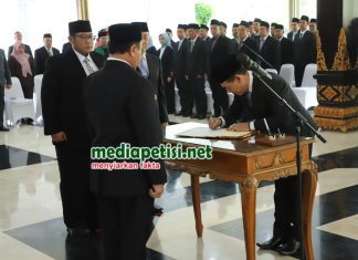 Bupati Warsubi Lantik 81 Pejabat Adiministator dan Pengawas Lingkup Pemkab Jombang