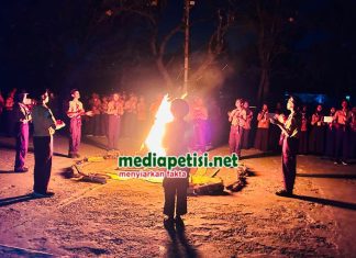 Api Unggun Perjusa Hangatkan Penutupan MPLS SMP Negeri 3 Jombang