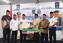 Tingkatkan SDM, Pemkab Jombang Serahkan Beasiswa Kuliah S1 Kepada 30 Mahasiswa UNDAR
