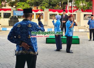 Momen Upacara HUT RI ke 81, RSUD Jombang Melaunching Seragam Batik Baru