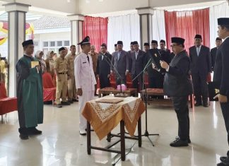Bupati Warsubi Lantik Pusoko Sebagai Kepala Desa Antar Waktu Sumberteguh